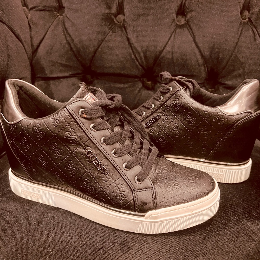 Guess Wedge Sneakers  size 10M